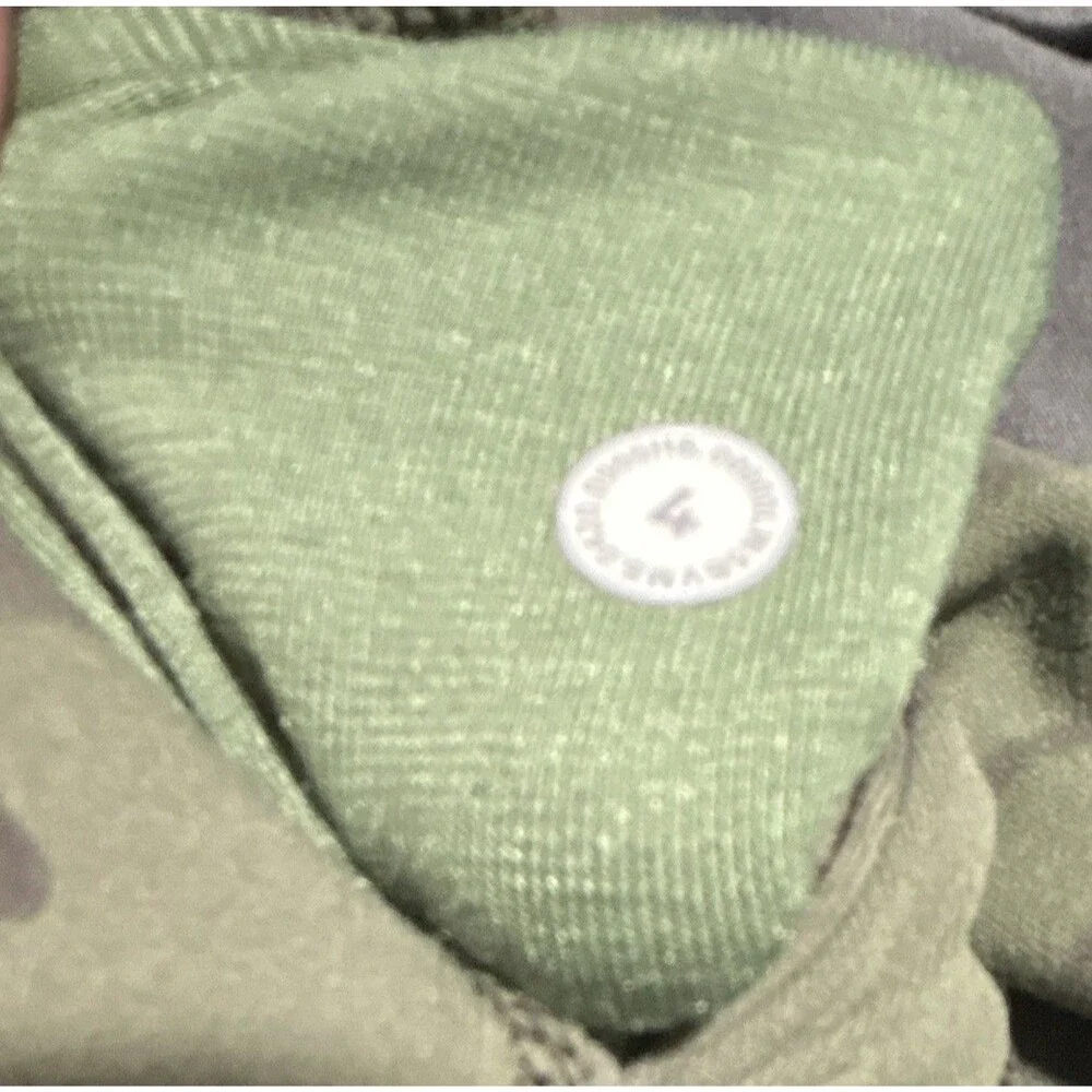 Lululemon Women’s Green Camouflage Ankle Leggings Size 4 Logo Accent
